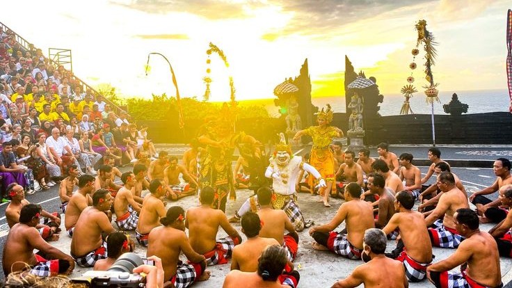 Kecak Fire Dance, Beach,  Uluwatu Temple And Dinner with Sunset view
